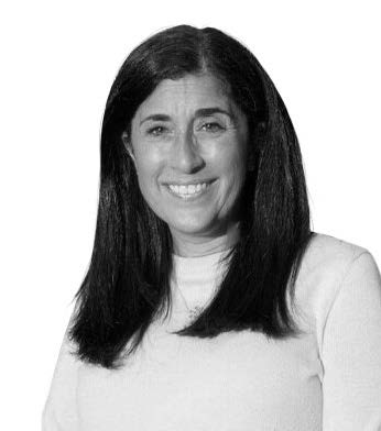 Georgy Ann Peluchiwski headshot