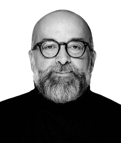 Antonio Viva headshot